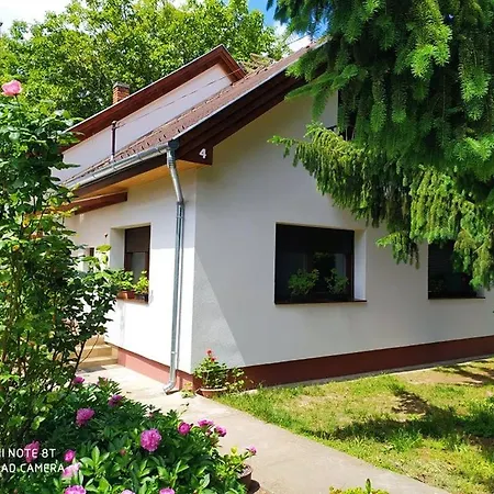 Apartment Dora Balatonszarszo