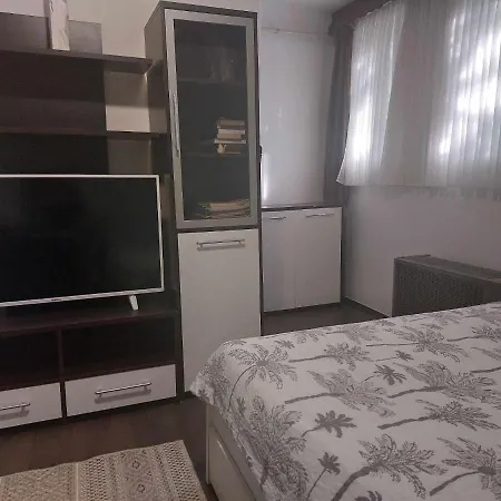 Apartment Dora *