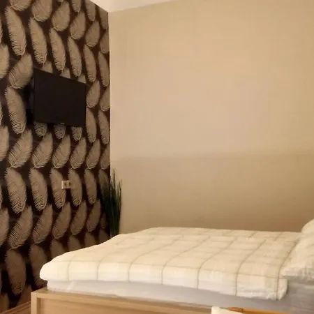 Dora Apartment *